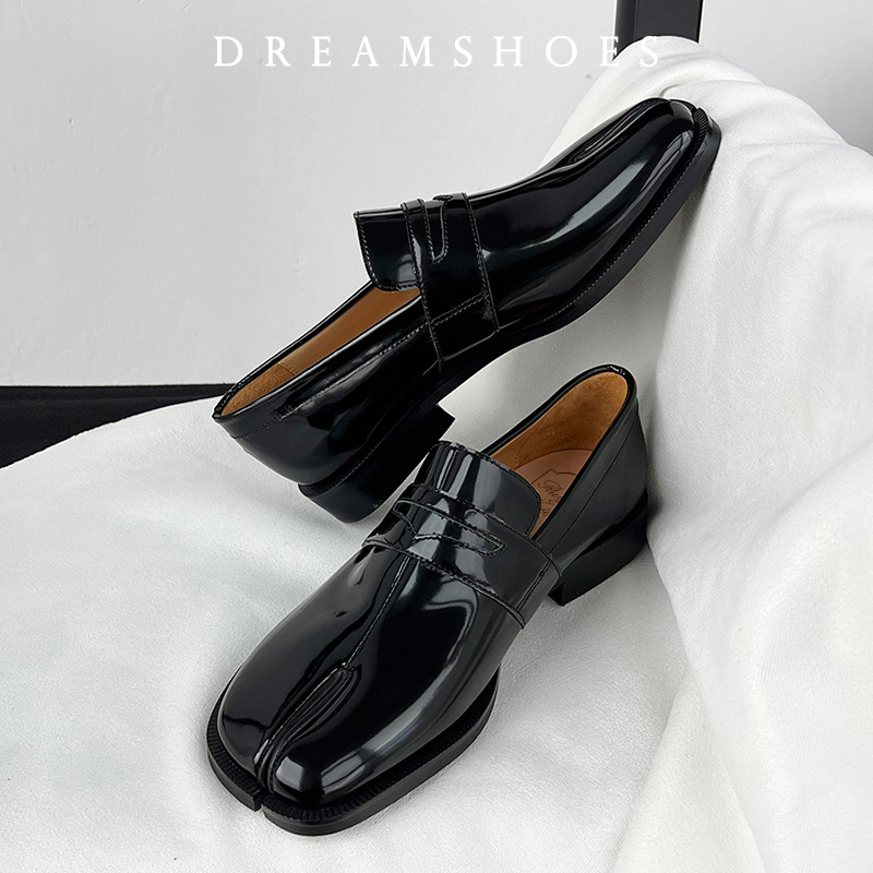 Tabi Shoes Slip On Loafer for  - đánh giá và giá Men Shoes Marks